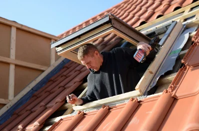 Pose de fenêtres de toit Velux à Martaizé